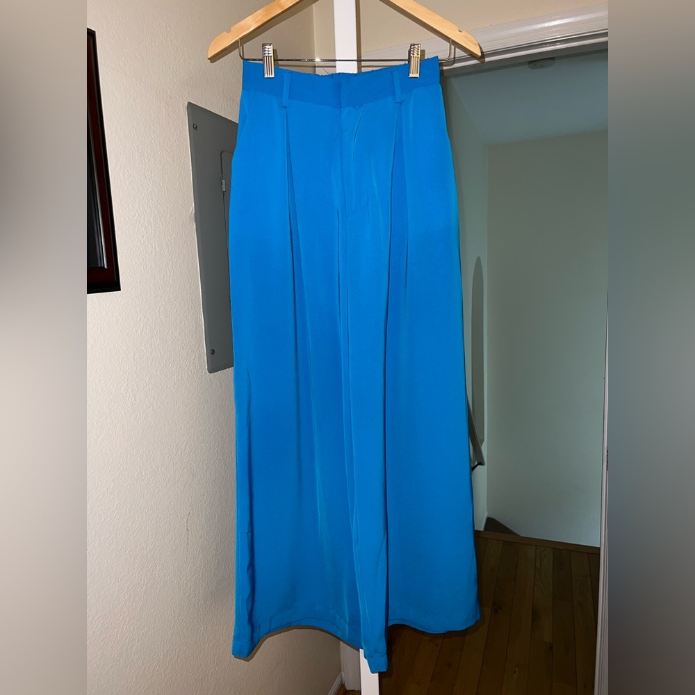 Amazon Wide-Leg High Waisted Blue
Women's Pants